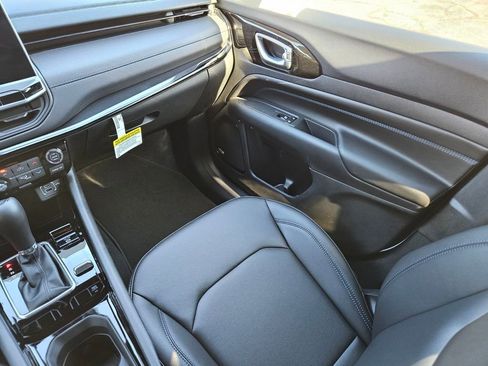 New 2025 Jeep Compass Limited w/ Sun & Sound Group image 15