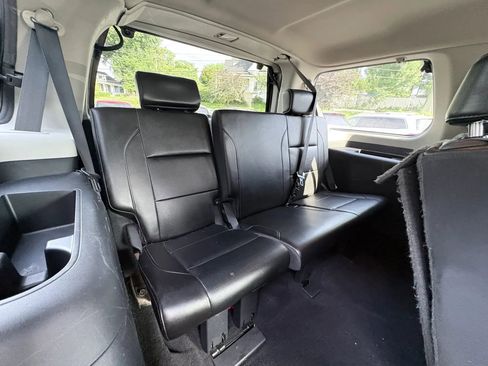 Used 2015 Nissan Armada SL w/ Moonroof Package AWD/4WD image 21