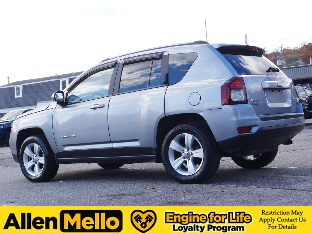 Used 2017 Jeep Compass Latitude AWD/4WD image 4