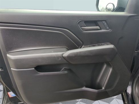 Used 2023 Chevrolet Colorado W/T image 10