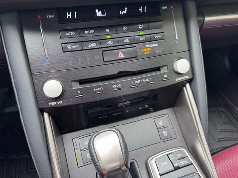 Used 2018 Lexus IS 350 F Sport image 36