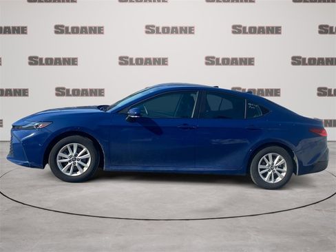 Used 2025 Toyota Camry LE image 2