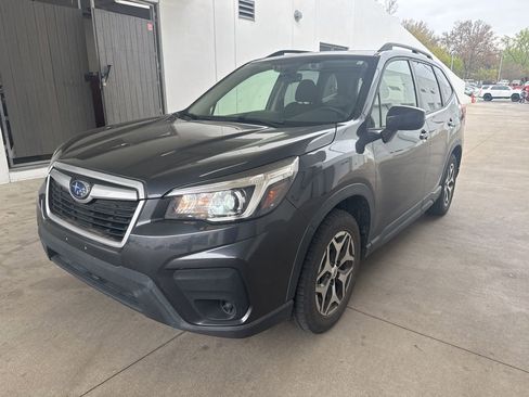 Used 2019 Subaru Forester Premium image 1
