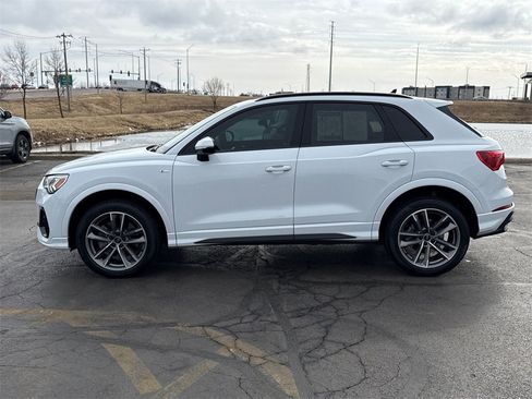 Used 2023 Audi Q3 2.0T Premium Plus w/ Premium Plus Package image 8
