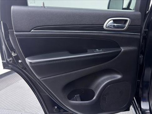 Used 2021 Jeep Grand Cherokee Limited RWD image 16