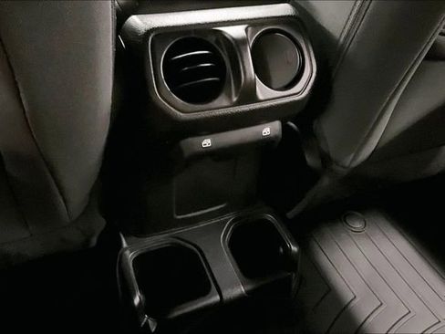 Used 2019 Jeep Wrangler Unlimited Sport S AWD/4WD image 32