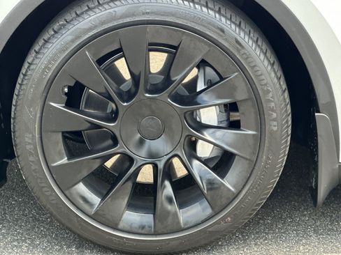 Used 2021 Tesla Model Y Long Range AWD/4WD image 12