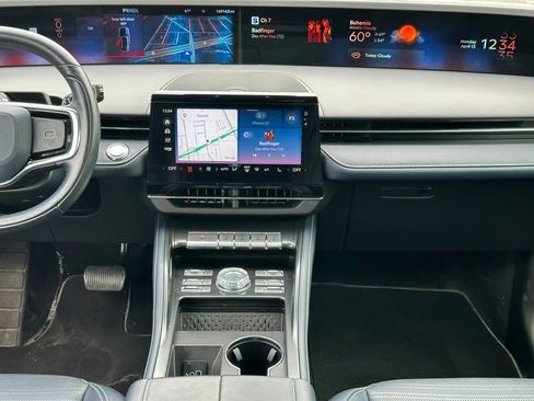 Used 2024 Lincoln Nautilus Reserve image 11