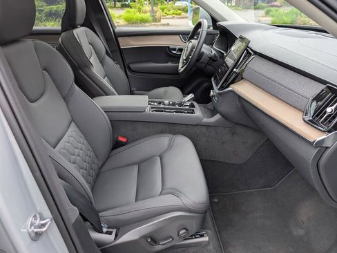Used 2025 Volvo XC90 B6 Plus AWD/4WD image 19