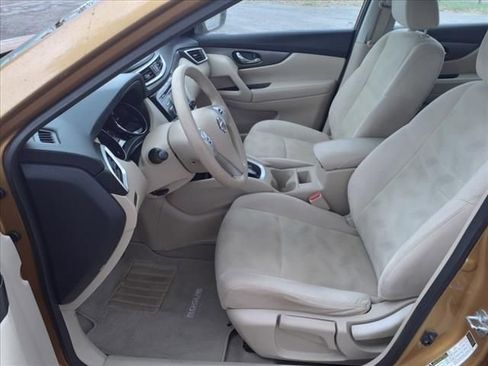 Used 2015 Nissan Rogue SV image 12