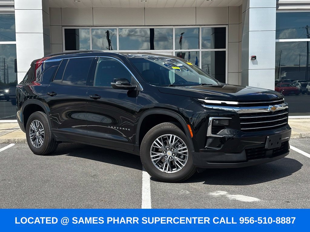Used 2026 Chevrolet Traverse LT AWD/4WD image 2