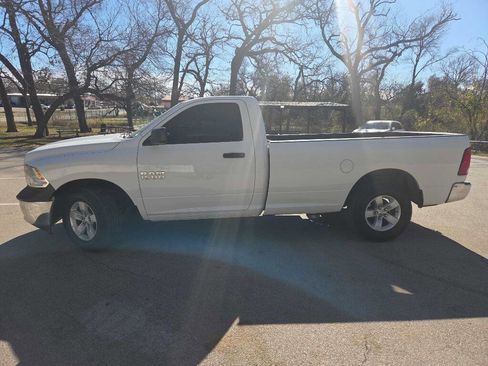 Used 2018 RAM 1500 Express image 3
