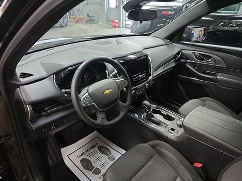 Used 2023 Chevrolet Traverse LT w/ LPO, Floor Liner Package FWD image 19