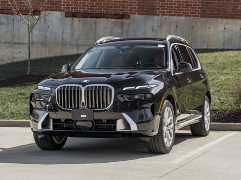 Used 2026 BMW X7 xDrive40i AWD/4WD image 7