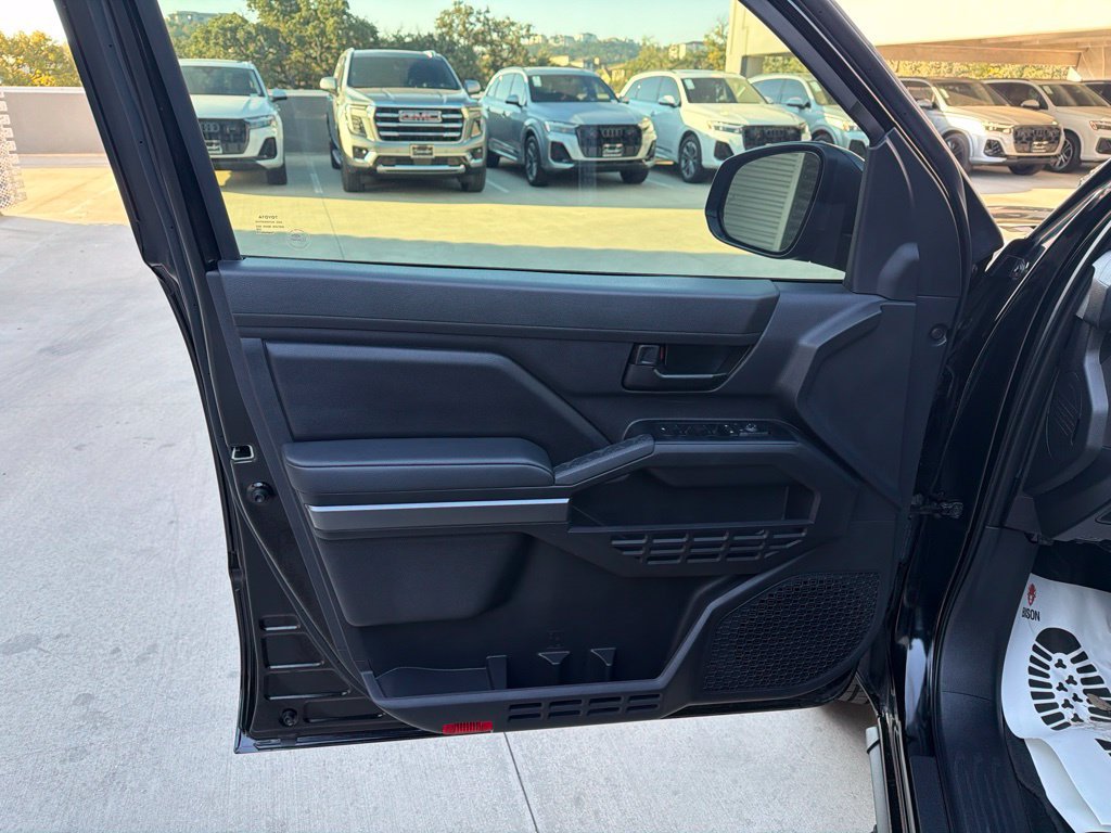 Used 2025 Toyota Tacoma SR5 RWD image 10