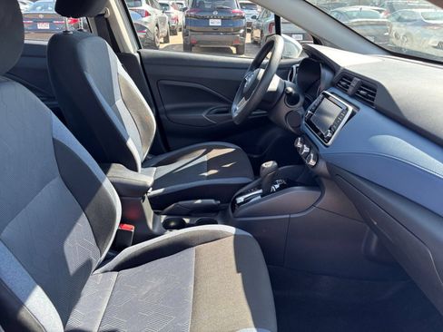 Used 2025 Nissan Versa SV FWD image 33