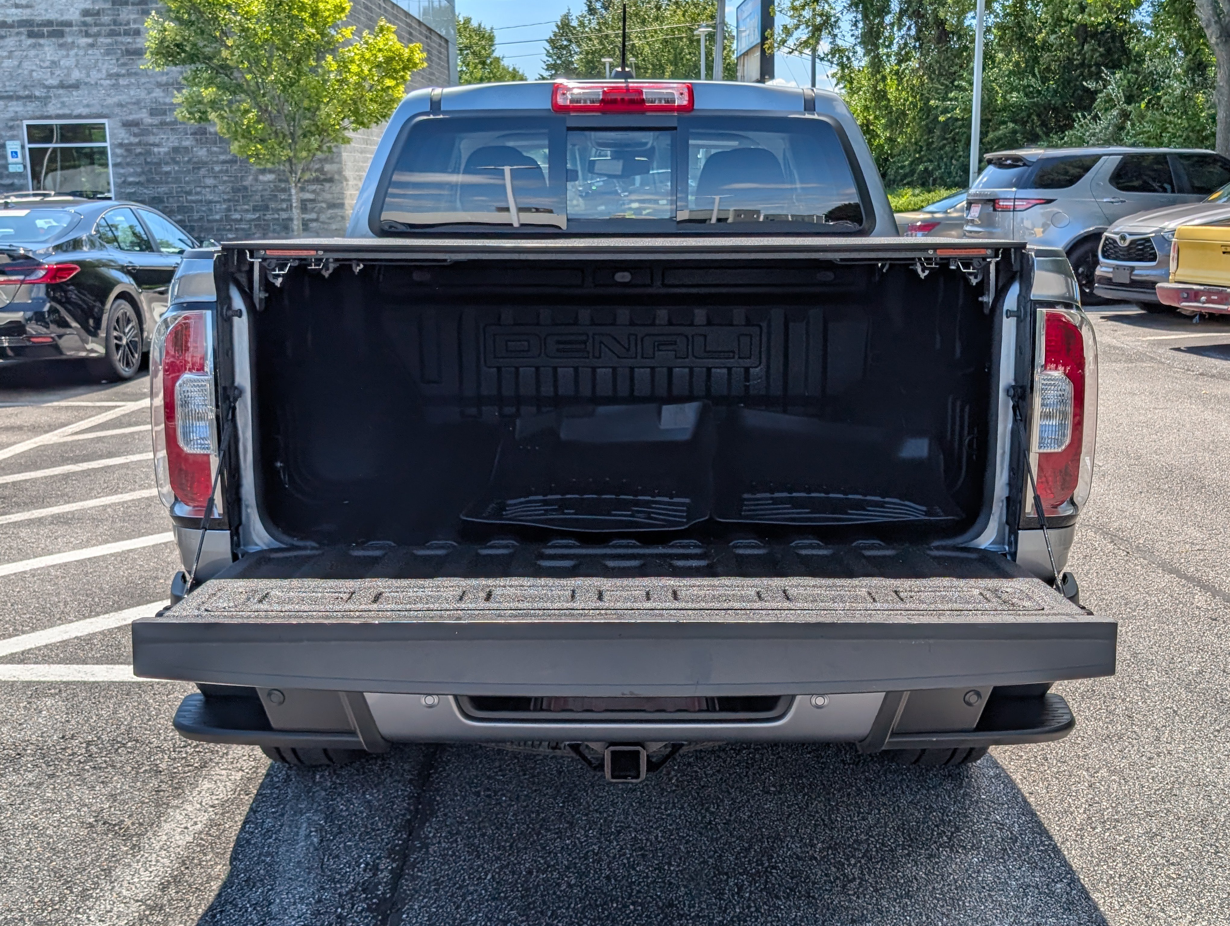 Used 2022 GMC Canyon Denali AWD/4WD image 14