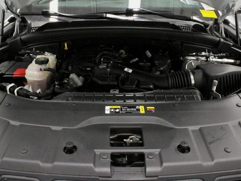 Used 2023 Jeep Grand Cherokee Altitude AWD/4WD image 16