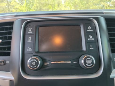 Used 2017 RAM 1500 Classic SLT RWD image 11