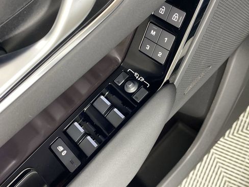 Used 2026 Land Rover Range Rover Velar Dynamic SE image 19