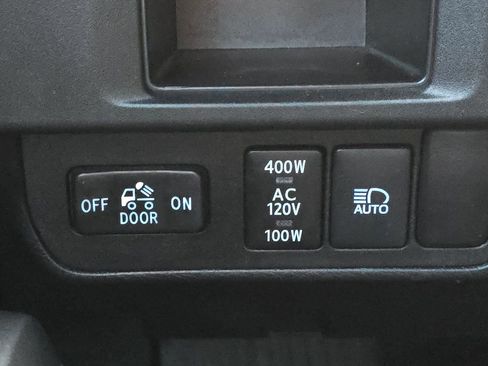 Used 2018 Toyota Tacoma TRD Off-Road image 41