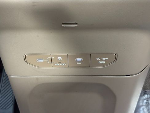 Used 2024 Kia EV9 Land image 33