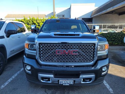 Used 2017 GMC Sierra 2500 Denali w/ Duramax Plus Package image 2