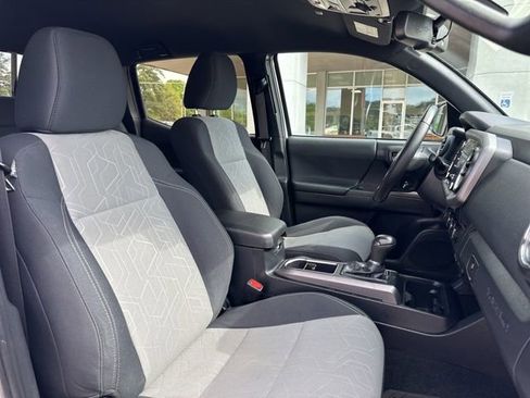 Used 2022 Toyota Tacoma TRD Off-Road w/ Technology Package image 42