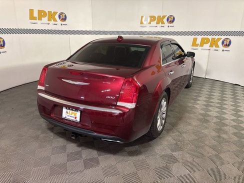 Used 2018 Chrysler 300 Limited w/ Safetytec Plus Group image 6