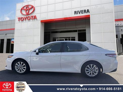 Used 2020 Toyota Camry LE image 8