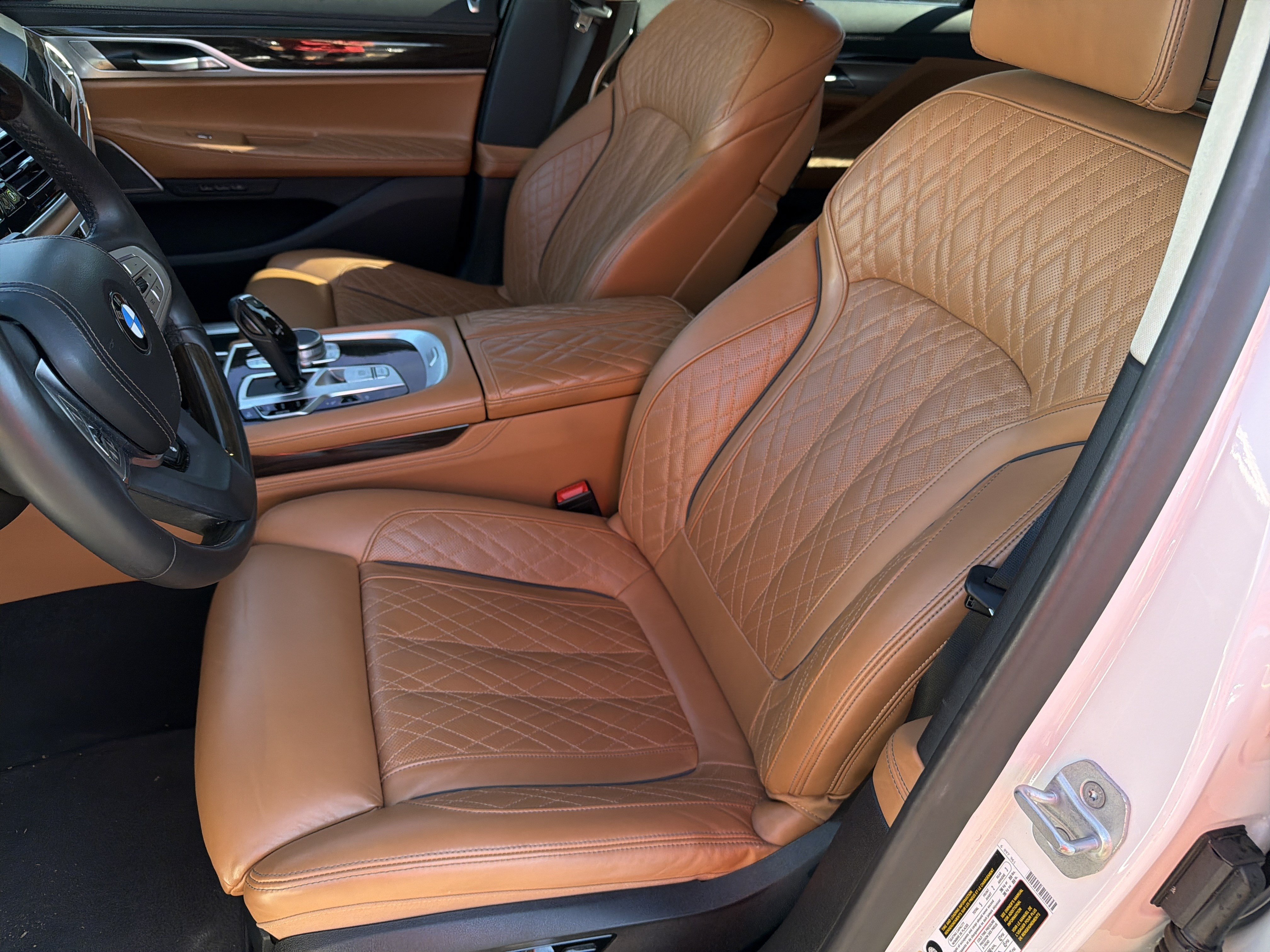 Used 2021 BMW 750i xDrive w/ Luxury Rear Seating Package AWD/4WD image 16