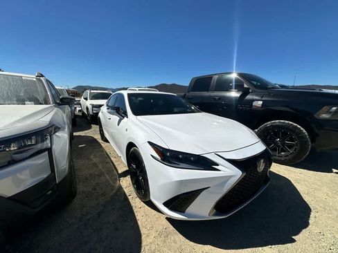 Used 2024 Lexus ES 350 F Sport w/ Accessory Package (Z2) FWD image 2