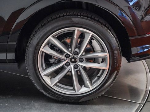 Certified 2025 Audi Q3 2.0T Premium w/ Black Optic Sport Package image 10