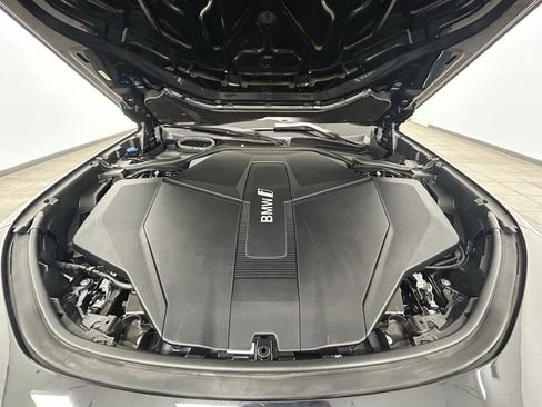Used 2024 BMW i7 eDrive50 image 42