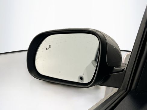 Used 2025 Kia Soul LX w/ LX Technology Package image 16