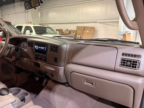 Used 2004 Ford F450 2WD Crew Cab Super Duty image 42