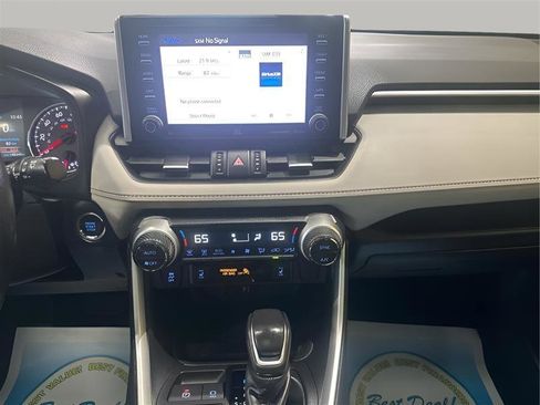 Used 2019 Toyota RAV4 XLE Premium w/ Cold Weather Package AWD/4WD image 19