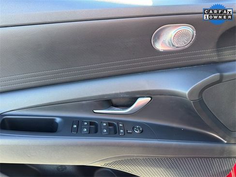 Used 2023 Hyundai Elantra Blue image 7