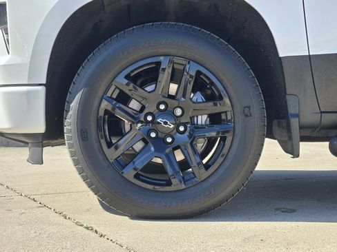 Used 2022 Chevrolet Silverado 1500 Custom image 11