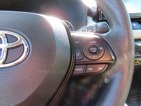 Used 2019 Toyota RAV4 XLE image 32