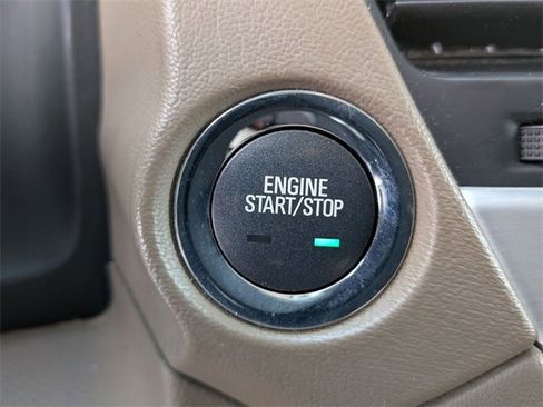 Used 2018 GMC Yukon XL SLT w/ Premium Edition image 21