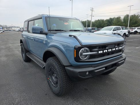 New 2025 Ford Bronco Outer Banks w/ Sasquatch Package image 7