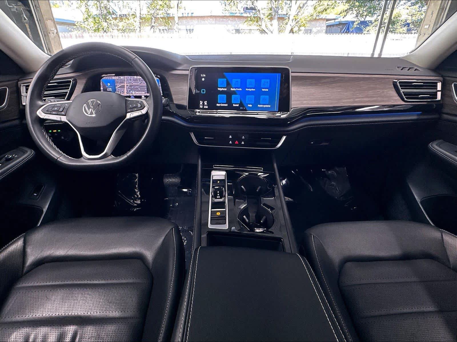 Used 2024 Volkswagen Atlas SEL AWD/4WD image 10