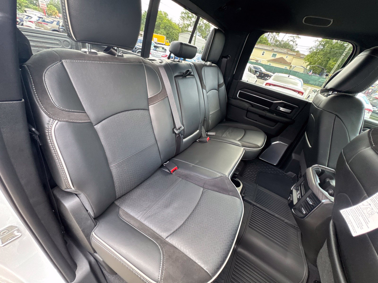 Used 2026 RAM 3500 Laramie AWD/4WD image 26