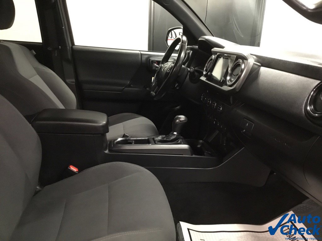 Used 2018 Toyota Tacoma TRD Off-Road w/ Technology Package AWD/4WD image 48