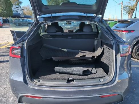 Used 2023 Tesla Model Y Long Range image 25
