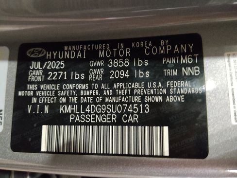 Used 2025 Hyundai Elantra SE FWD image 33