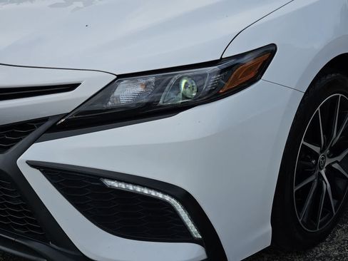 Used 2022 Toyota Camry SE FWD image 7