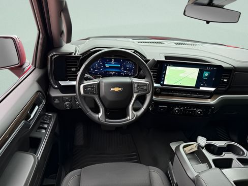 Used 2025 Chevrolet Silverado 1500 LT AWD/4WD image 6