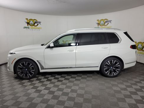 Used 2024 BMW X7 xDrive40i w/ Executive Package AWD/4WD image 2